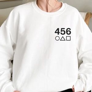 CUTE 🥰 WOMEN crewneck